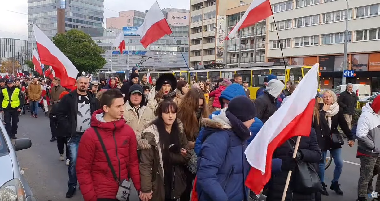 Tysiące osób na szczecińskim Marszu Niepodległości