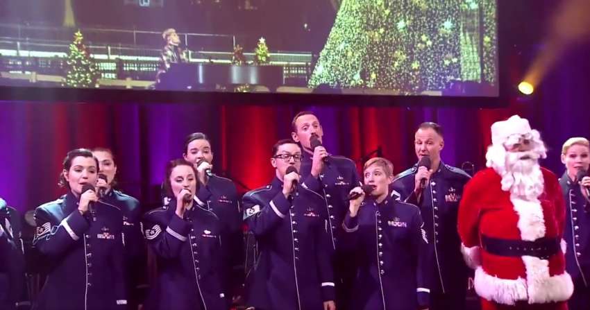 Piękne! Amerykańscy żołnierze śpiewają „Jingle Bells” po polsku