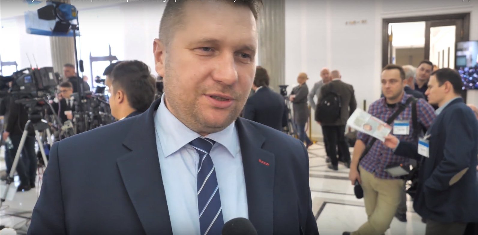 propolski.pl: Minister Czarnek o kolejnych falach