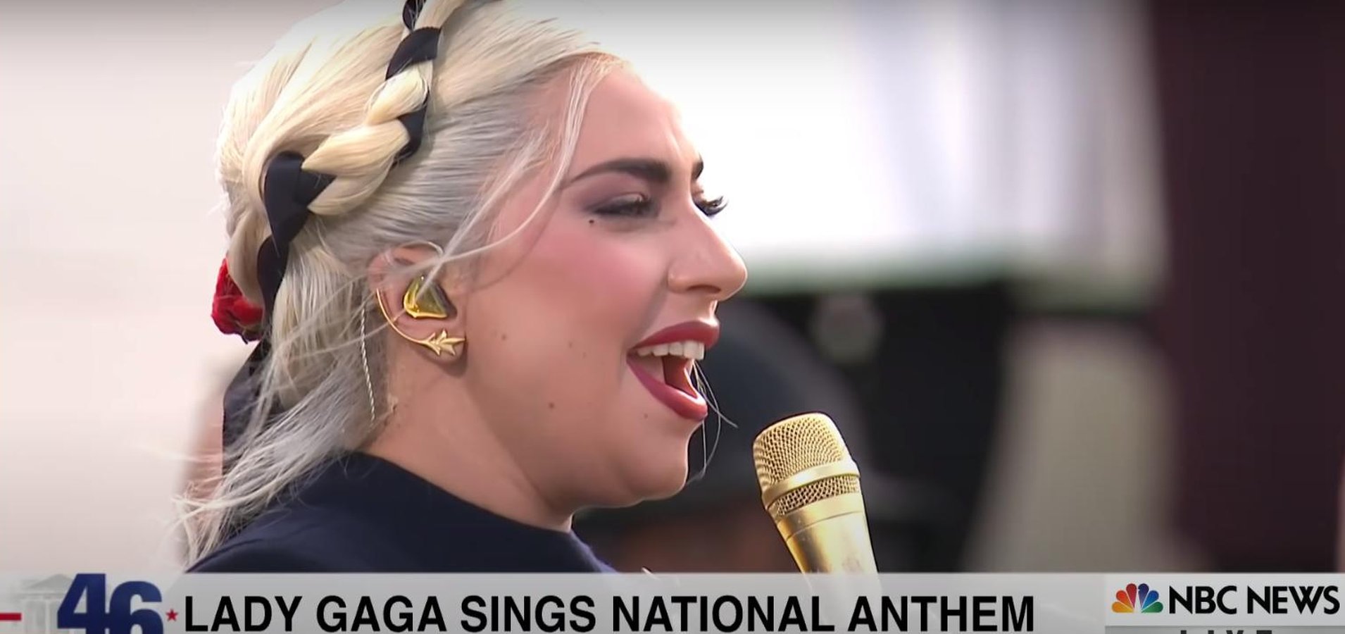 propolski.pl: Lady Gaga śpiewa hymn narodowy na zaprzysiężeniu Bidena