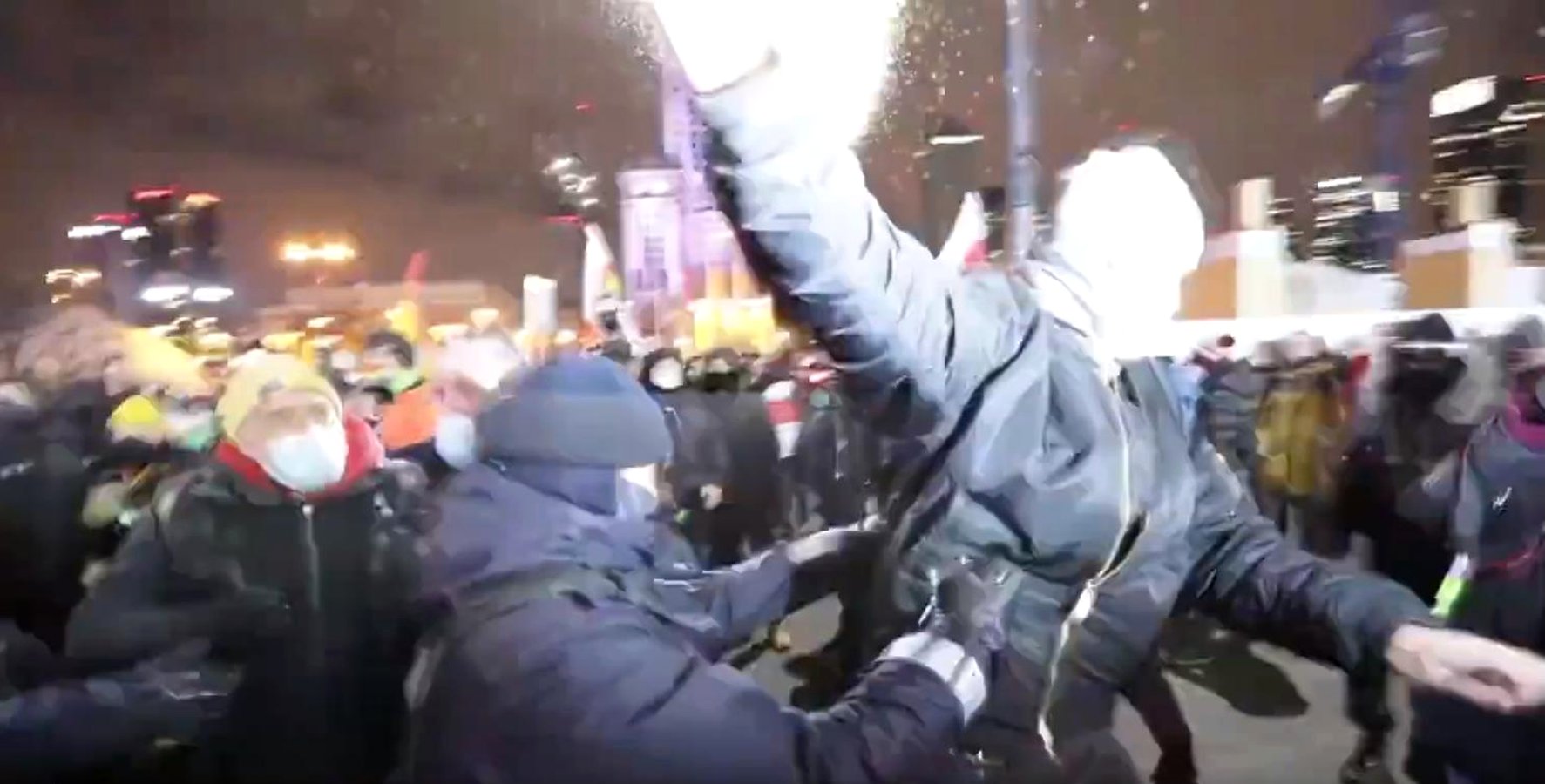 propolski.pl: Zaatakował gazem policję, szybko tego pożałował