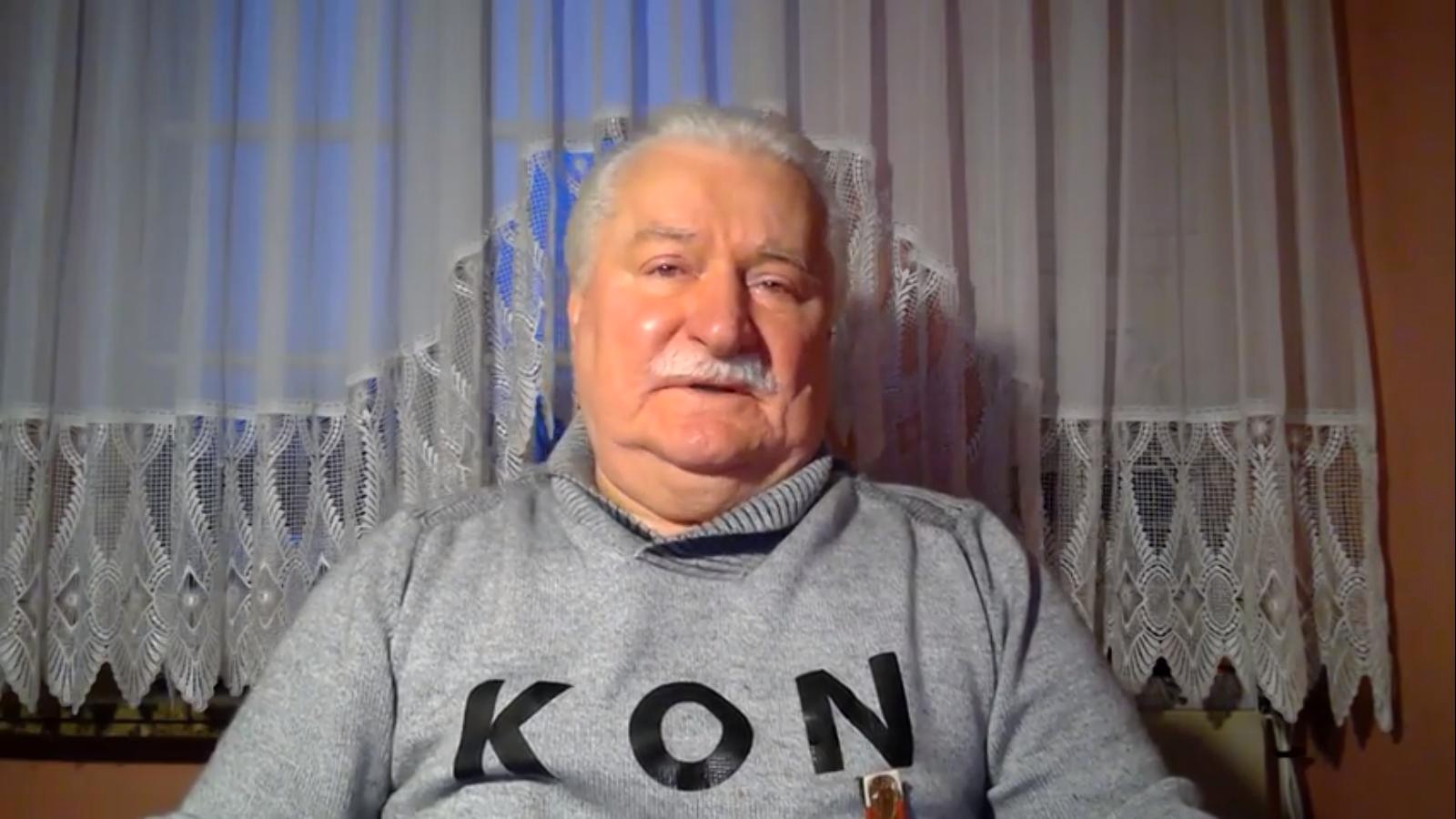propolski.pl: Lech Wałęsa opublikował zdjecia ze szpitala