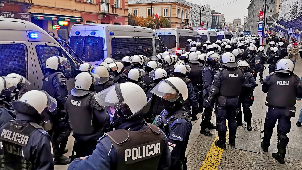 propolski.pl: Zaufanie do policji wśród Polaków zmalało