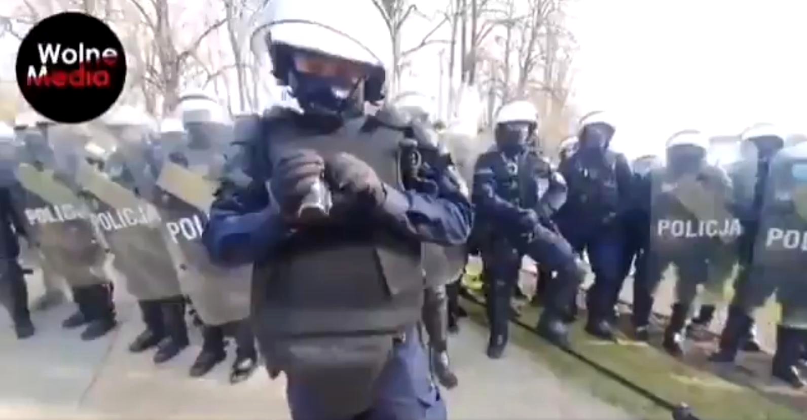 propolski.pl: Policjant nie potrafił obsłużyć kamery