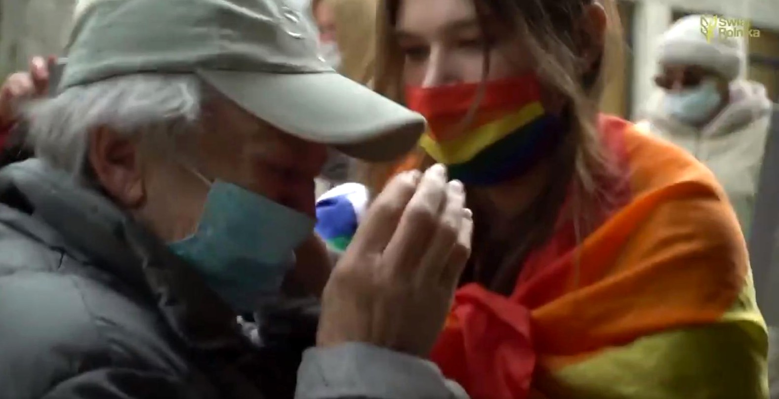 propolski.pl: Tęczowa aktywistka przeszkadzała w modlitwie
