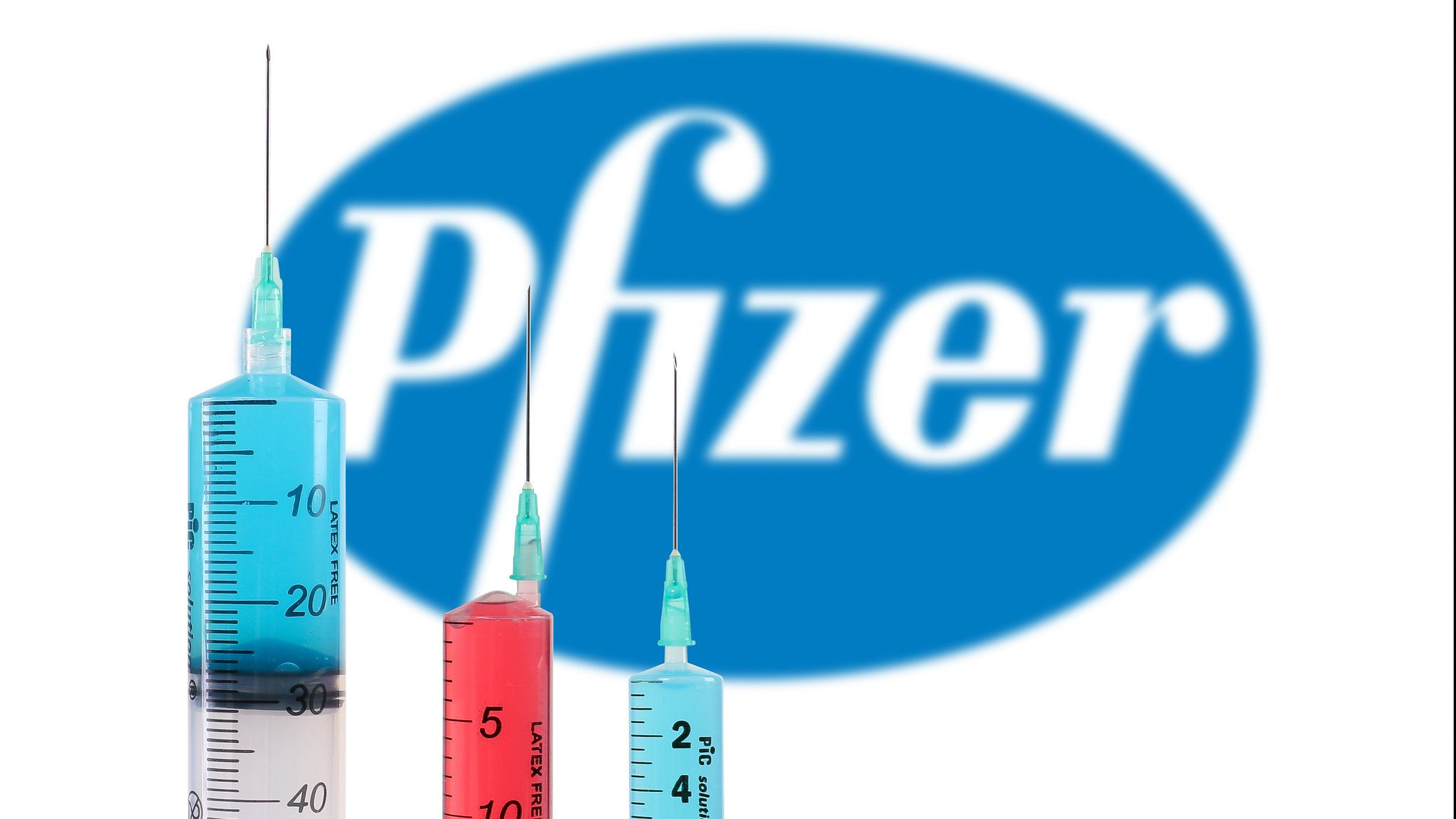 propolski.pl: Wpływ szczepionki Pfizera na osoby 75+. Czy jest niebezpieczna dla seniorów? Wyniki badań