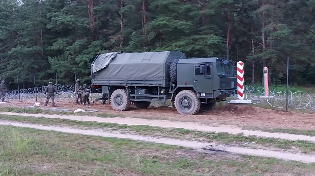 propolski.pl: Polskie wojsko buduje mur na odcinku ponad 150 kilometrów granicy z Białorusią [wideo]