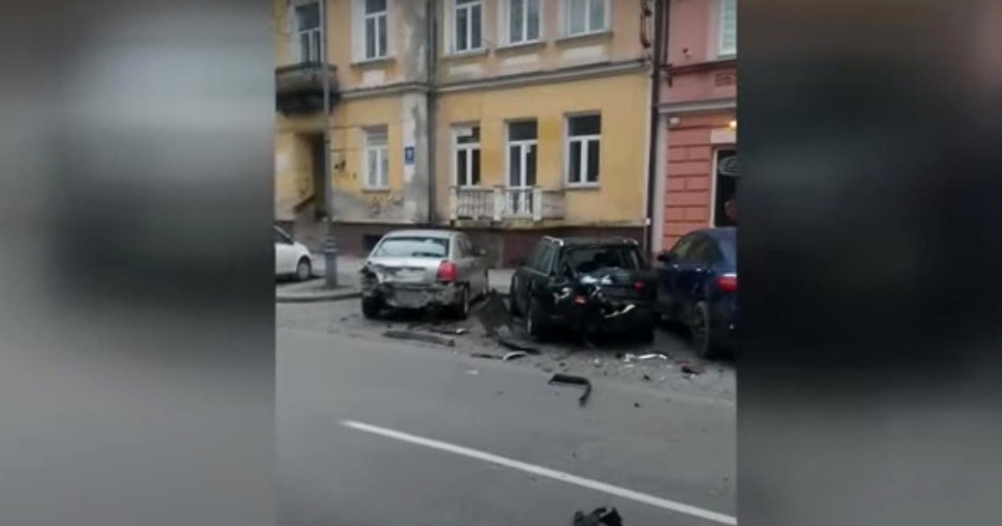 propolski.pl: BMW staranowało 10 samochodów