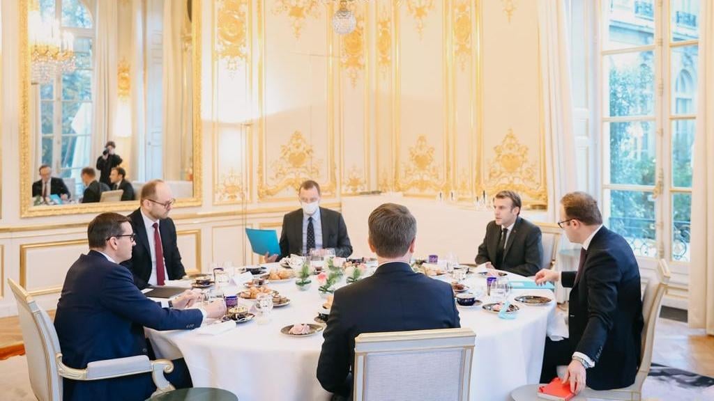 propolski.pl: Premier Morawiecki spotkał się z Emmanuelem Macronem