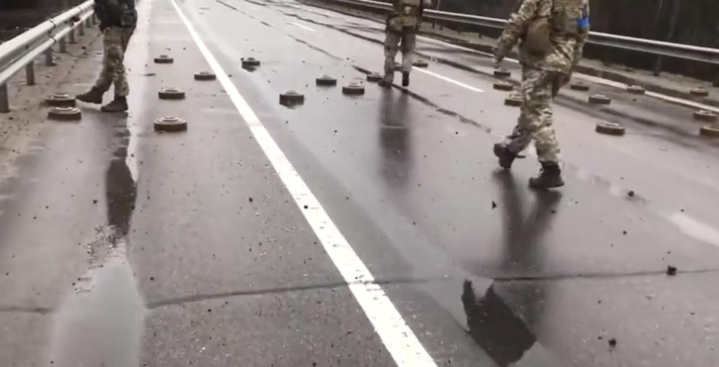 propolski.pl: Ukraińscy żołnierze rozminowują Kijów