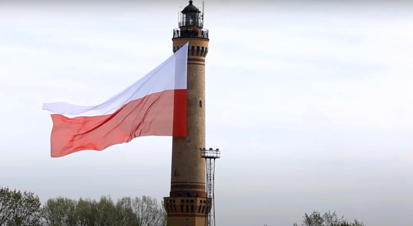 propolski.pl: Wielka flaga w Świnoujściu