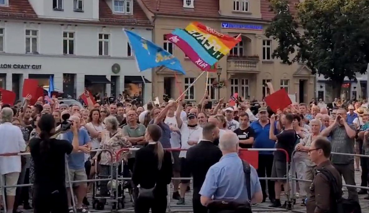 propolski.pl: Kanclerz Scholz powitany przez Niemców