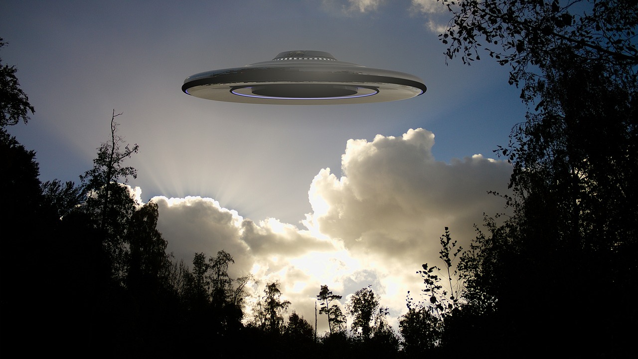 propolski.pl: Naukowcy o UFO