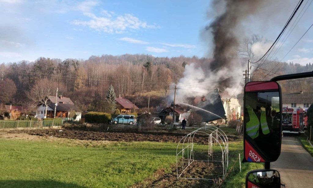 propolski.pl: Potężny pożar w Ustroniu